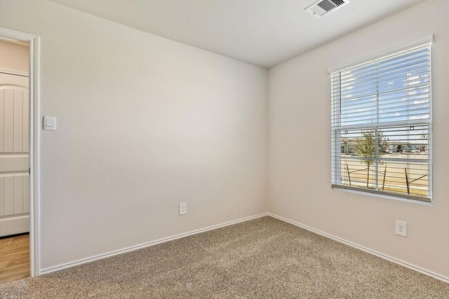 Building Photo - 1702 Miller Ter