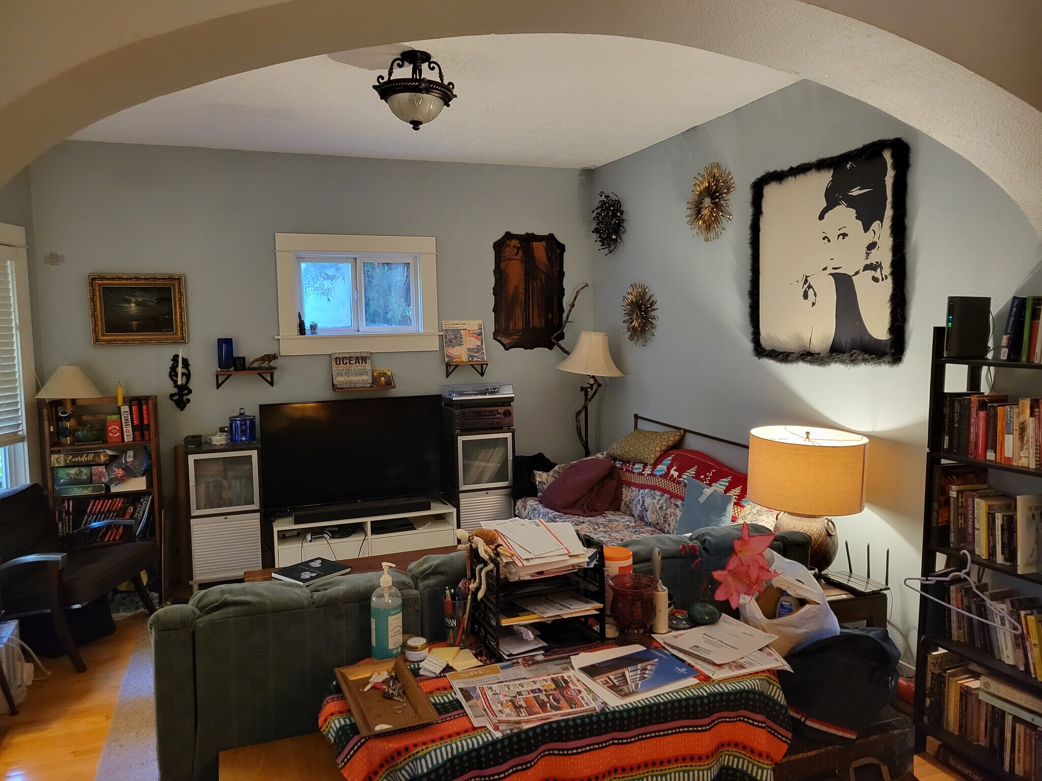 Building Photo - 3915 N Vancouver Ave