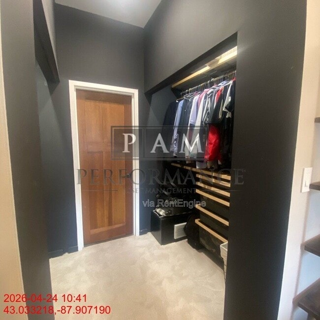 Building Photo - 234 N Broadway