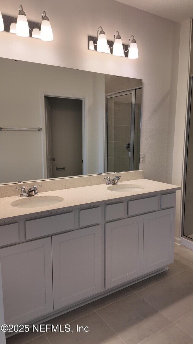 Building Photo - 257 Silver Myrtle Ct