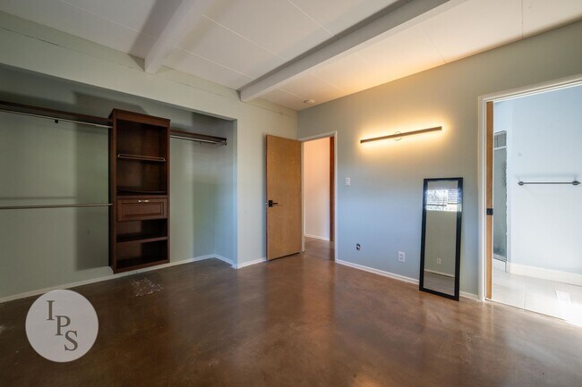 Building Photo - 4096 N Sherman St