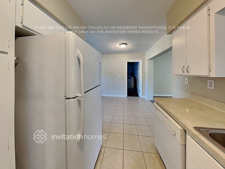 Building Photo - 1355 Stratford Dr