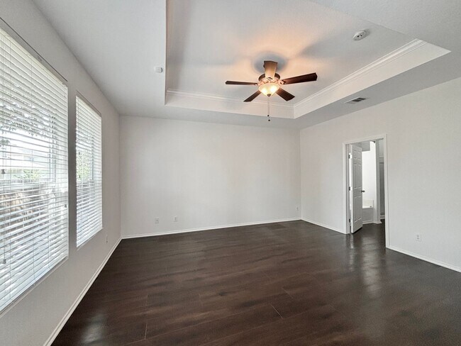 Building Photo - 726 Silverado Way
