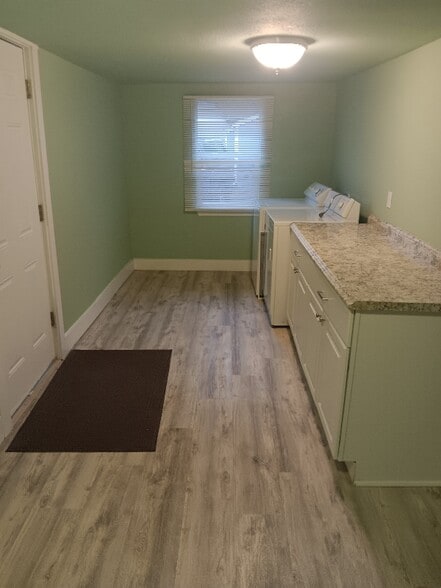 Building Photo - 4250 NE Hwy 20