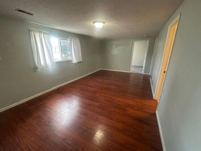 Building Photo - 7370 Sugarloaf Terrace