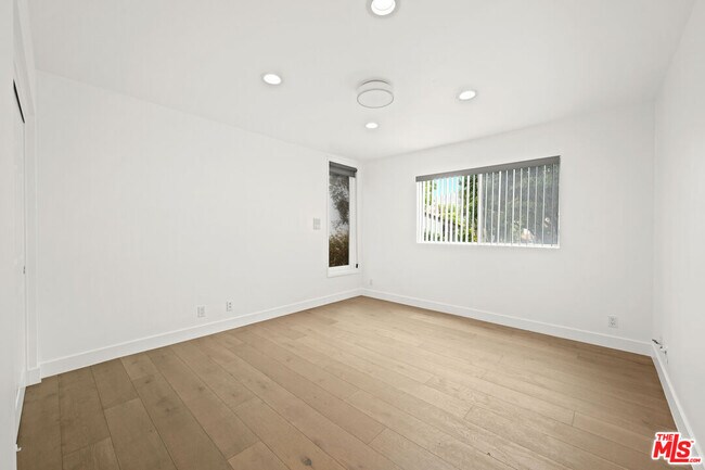 Building Photo - 17088 Palisades Cir