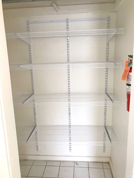 Building Photo - 45 Sunnyside Dr