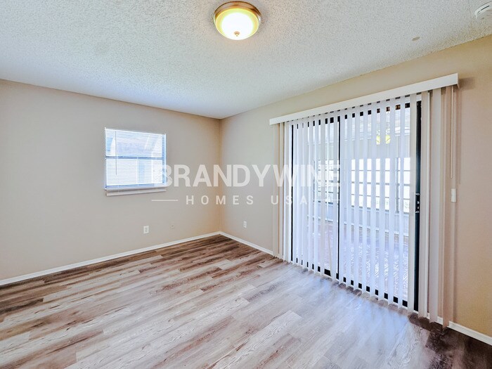 Building Photo - 3436 Woodland Dr