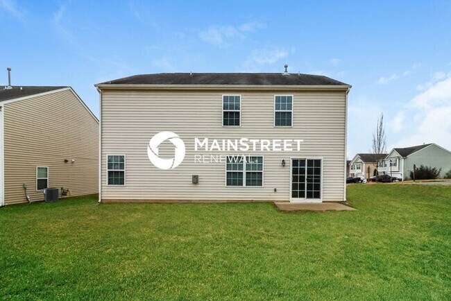 Building Photo - 4 Bedroom Pet-Friendly Home in Dallas, NC with Main Street Renewal
