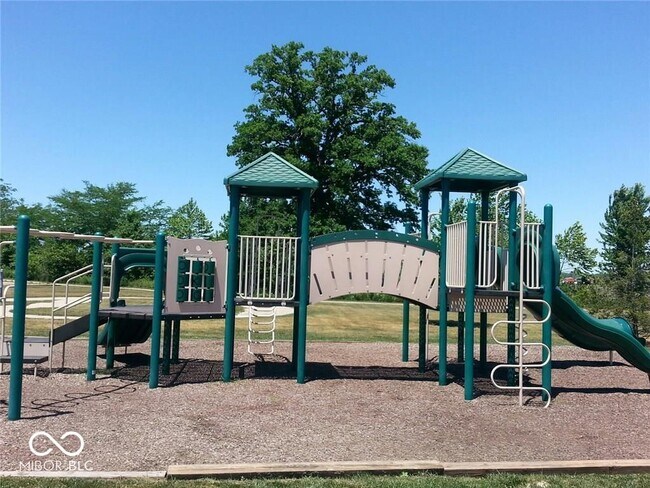 Building Photo - 11376 N Creekside Dr