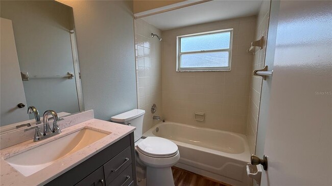 Building Photo - 310 Sunvista Ct