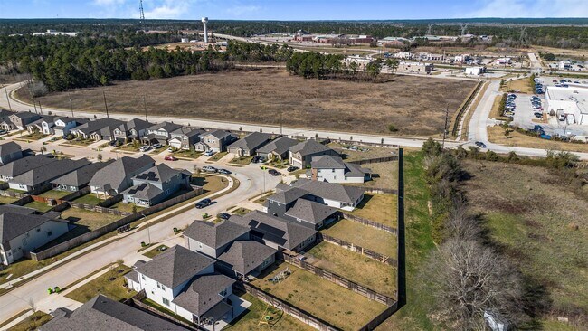 Building Photo - 38746 Yellowstone Dr