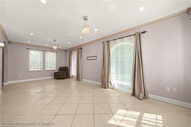 Building Photo - 1110 Hotiyee Ave