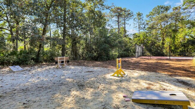 Building Photo - Bright and Airy Three Bedroom Home in Lake...