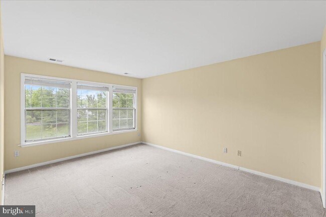 Building Photo - 202 Salem Ct