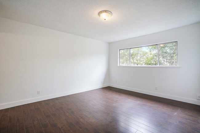 bedroom 1 - 1322 S Ogden Dr