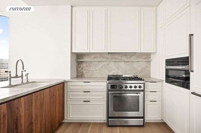 Building Photo - 520 Fifth Avenue 53C