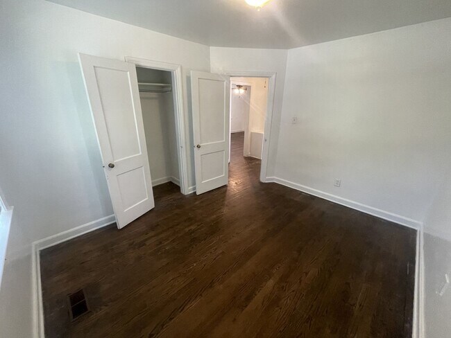 Building Photo - 2 bd 1 ba Detached house