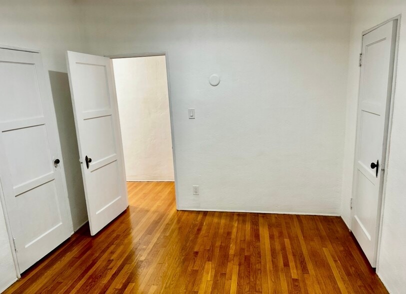 Building Photo - 1104 E California Ave