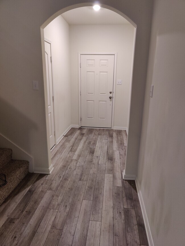 Building Photo - 2038 Wooley Way