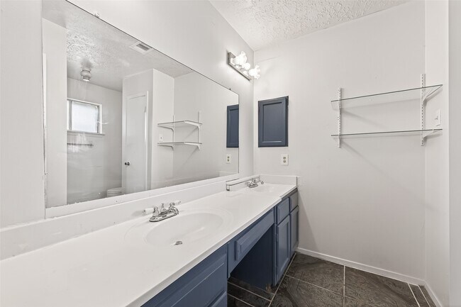 Building Photo - 710 Beechbend Dr