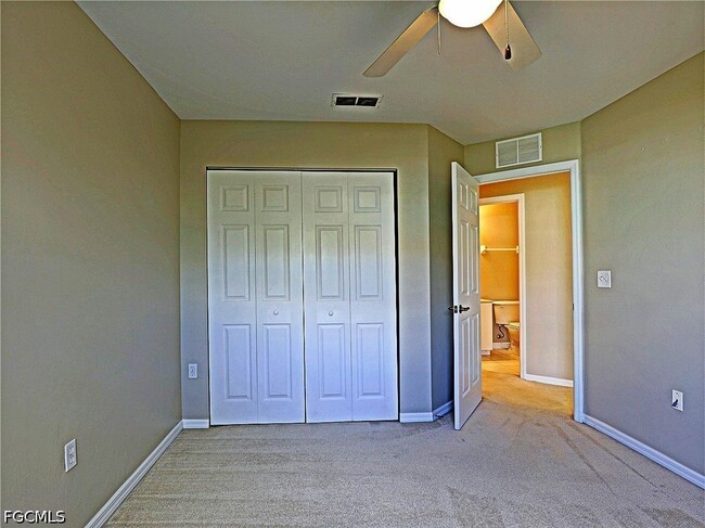 Building Photo - 3647 Pine Oak Cir