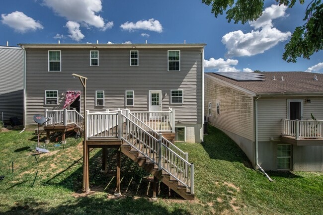 Building Photo - Welcome to Bethlehem's Central Park West