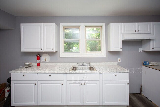 Building Photo - 200 Cooper St