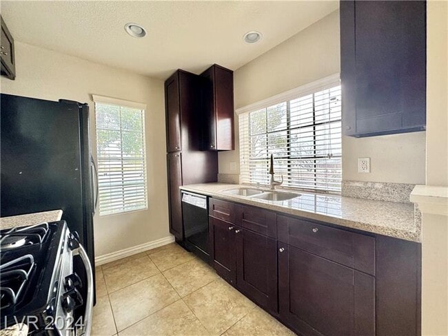 Building Photo - 4819 S Torrey Pines Dr