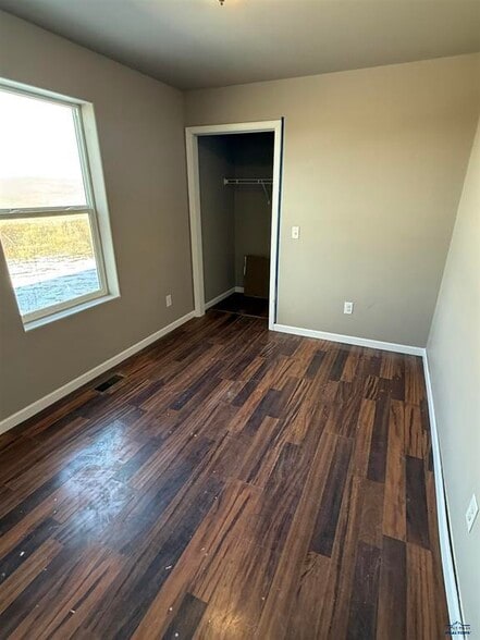 Building Photo - 960 Bennington Dr