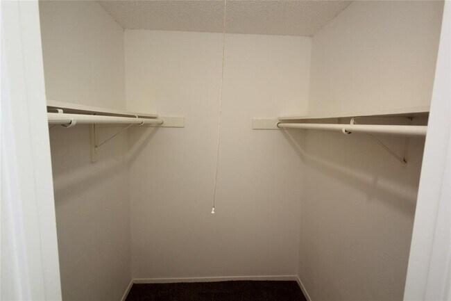 Building Photo - 2314 Townhall Ln