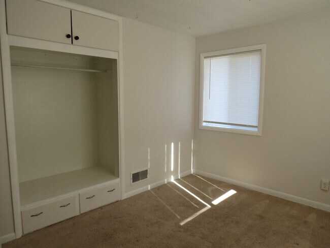 Building Photo - 3 Bedroom House with 1 Car Garage in Billings Heights