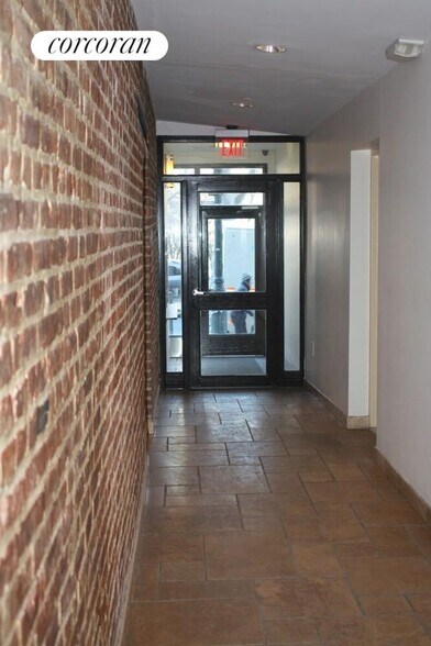 Building Photo - 250 Manhattan Ave