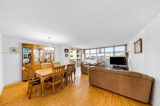 Building Photo - 1825 S Ocean Dr