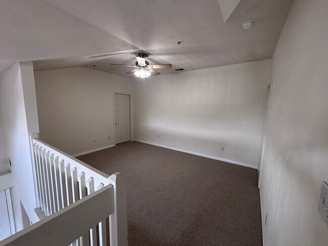 Building Photo - 900 Charnell Dr