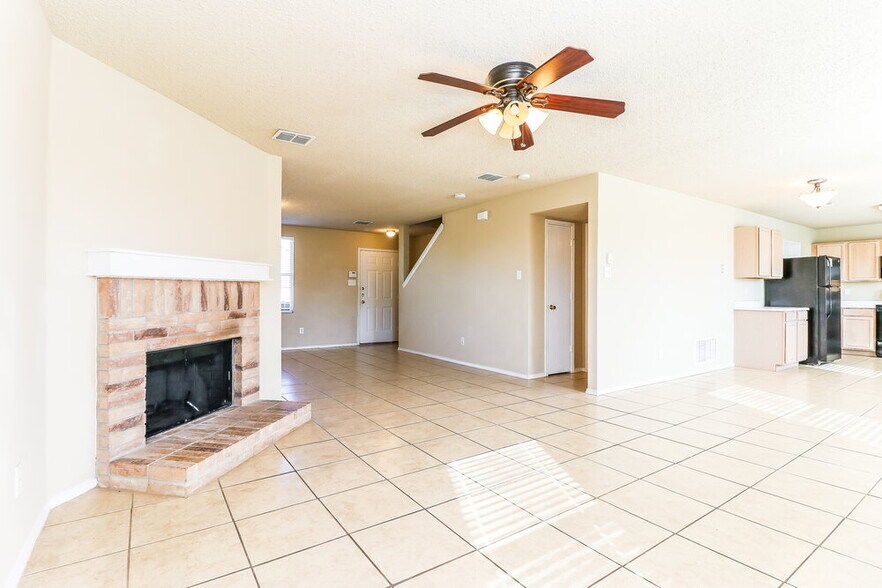 Building Photo - 521 Merton Ct