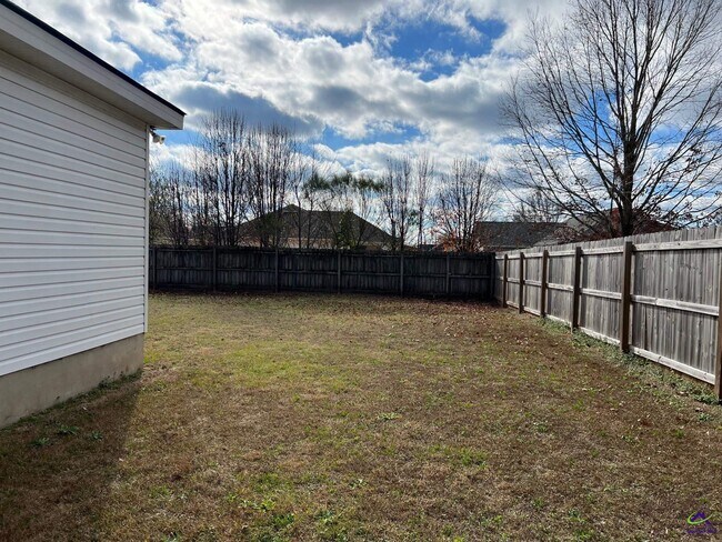 Building Photo - 105 Sark Dr