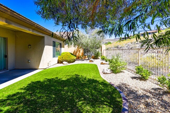 Building Photo - Anthem Country Club Beauty Single Story with Casita