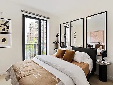 Building Photo - 87 Oxford St