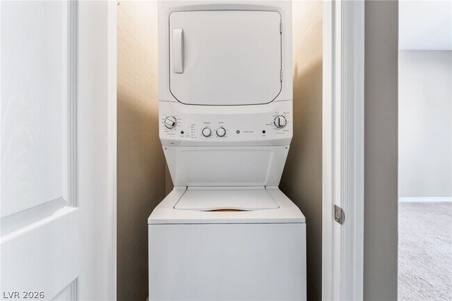 Building Photo - 454 Lost Horizon Ave