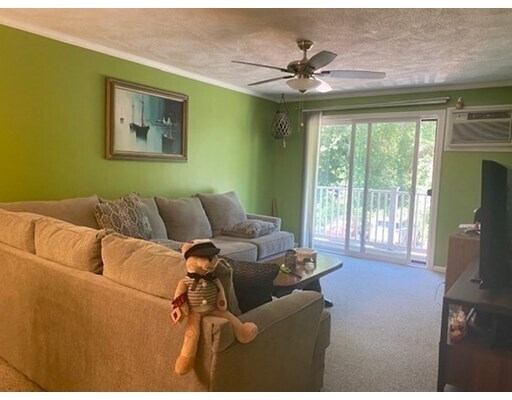 Building Photo - 10 Kenmar Dr