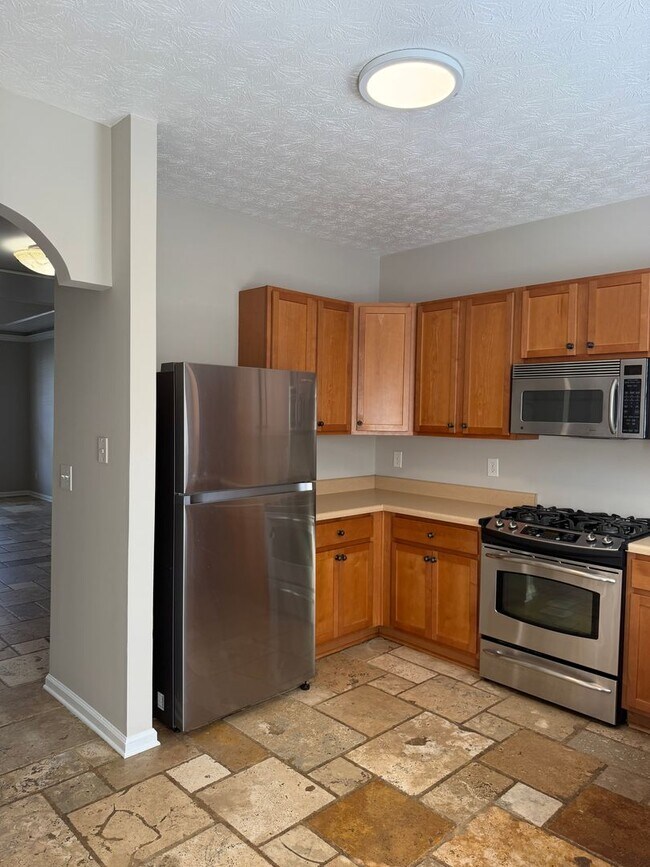 Building Photo - 6262 Shoreview Cir