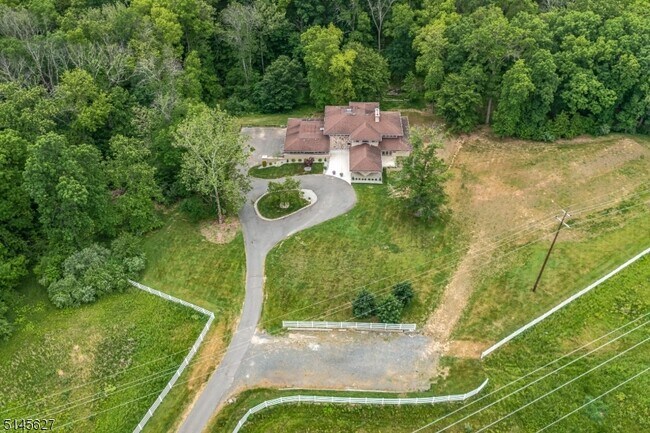 Building Photo - 36 Rocktown Hill Rd