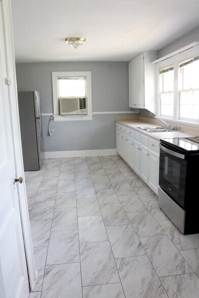 Apt B Kitchen - 210 W Poplar St