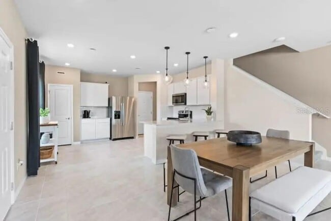 Building Photo - 2592 Bright Jewel St