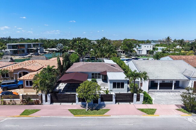 Building Photo - 7910 Hawthorne Ave