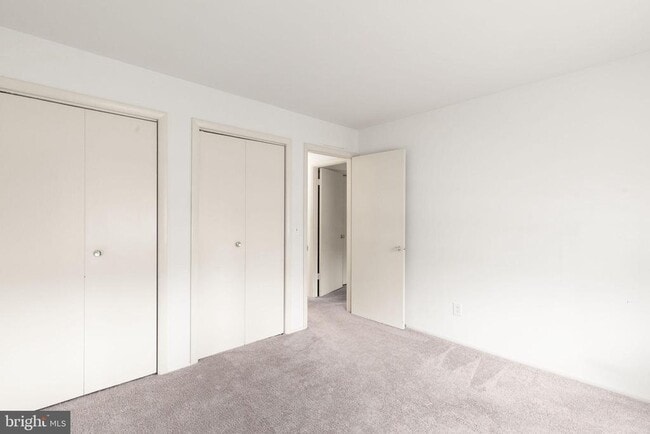 Building Photo - 206 Crocker Dr