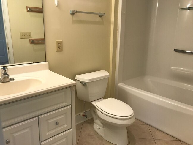 Building Photo - Lake Front 2-Bedroom Home on Beautiful Lake Wylie with a Dock and Boat Lift