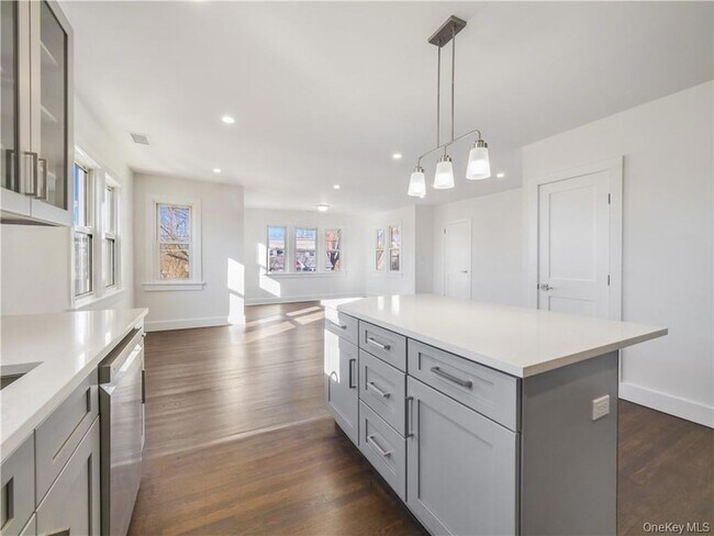 Building Photo - 29 Fremont St