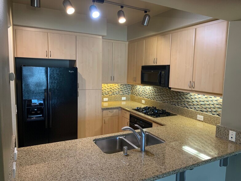 Building Photo - 8355 Station Village Ln